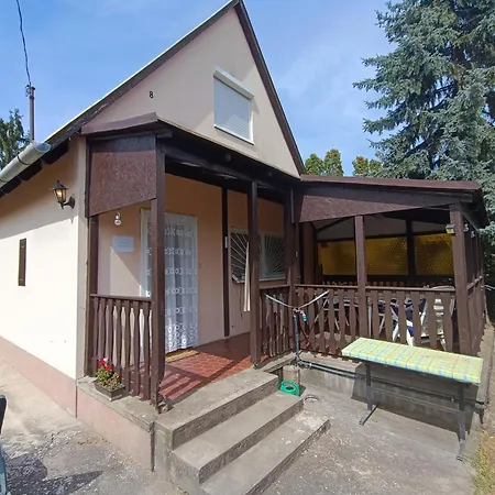 Hattyu Vendeghaz Apartment